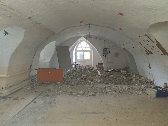 Grünes Licht für den Abriss: Fortschritt auf der Baustelle im Schlosskeller